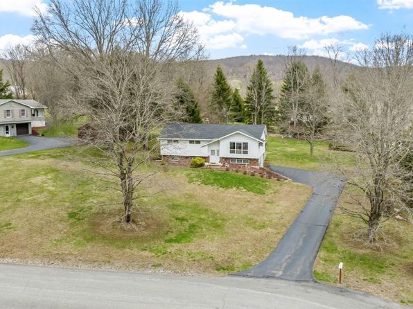 29 Viewmont Rd, Copake, NY 12516
