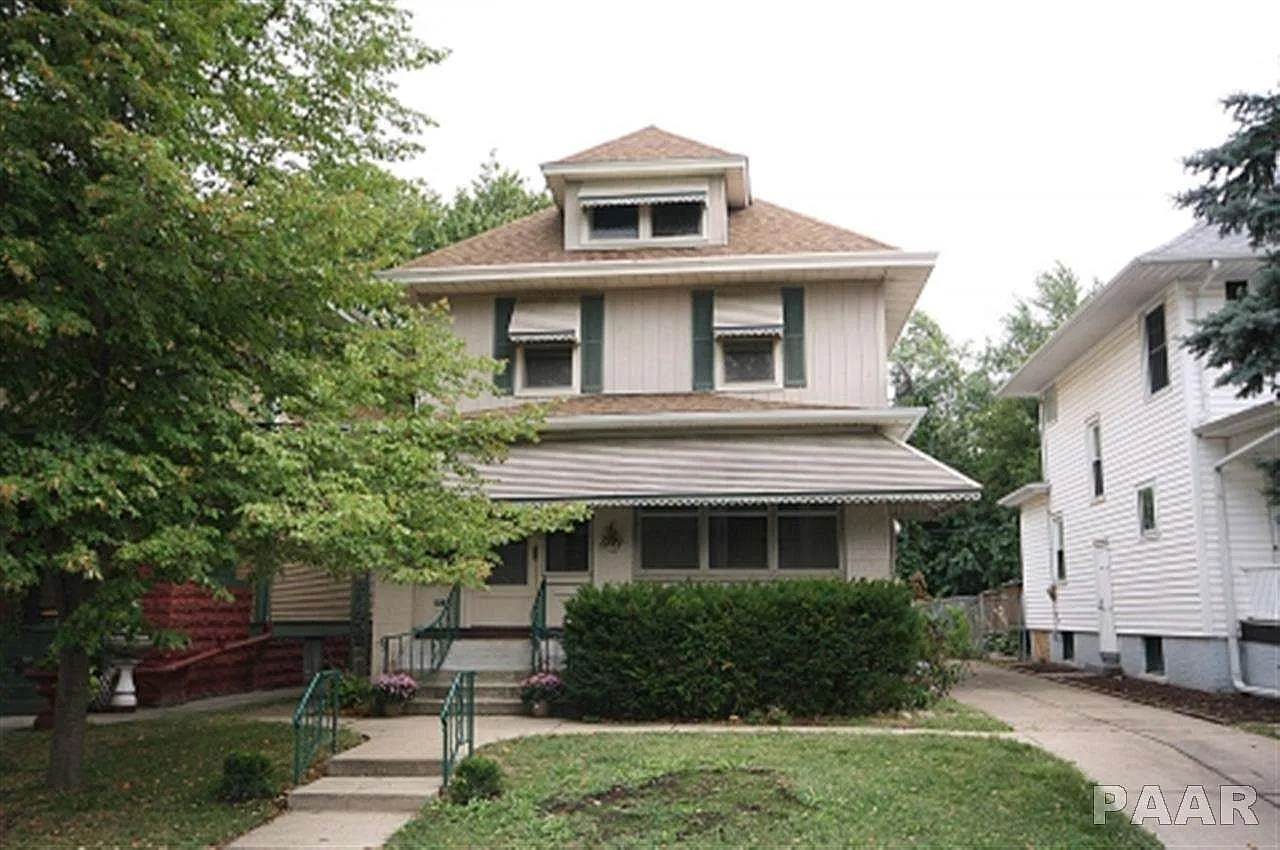 1120 N Elmwood Ave photo 1