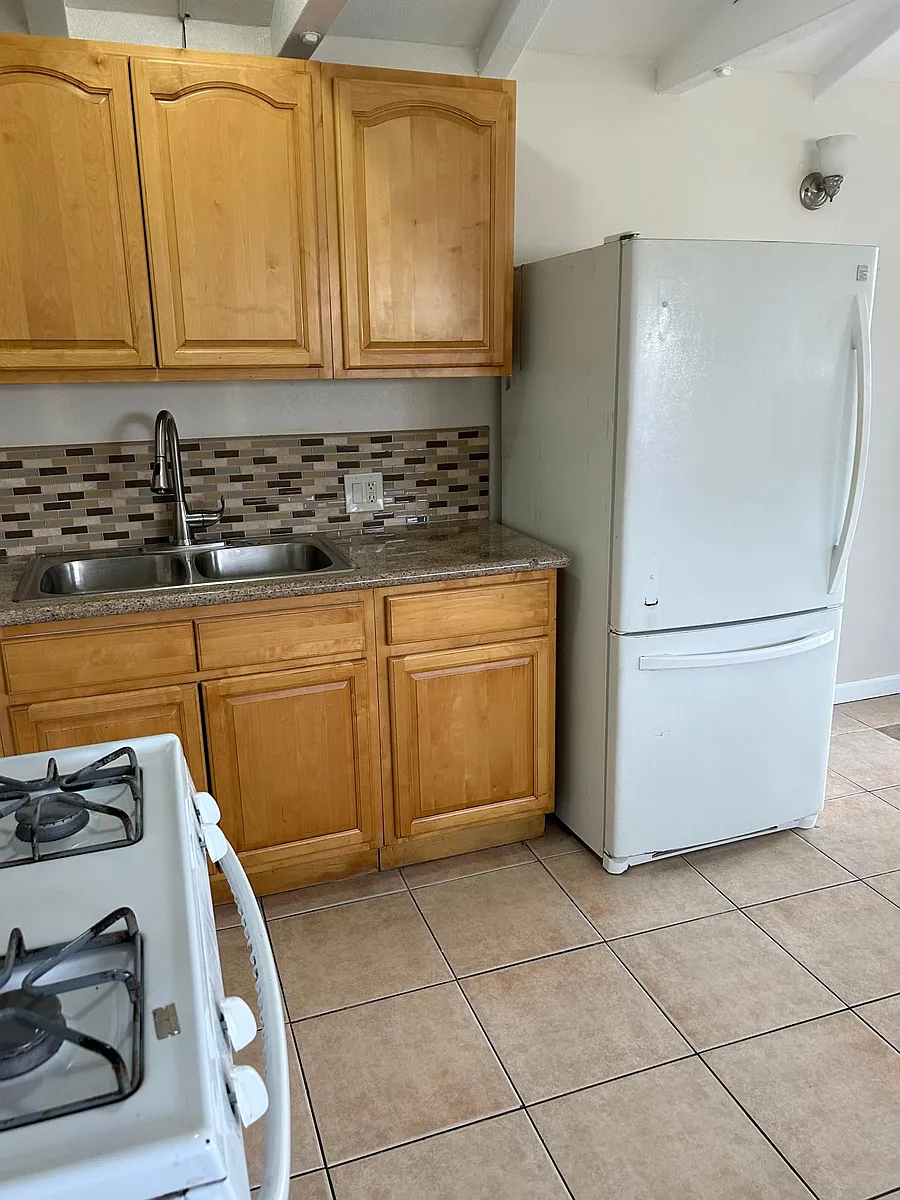 Building Photo - 4333 W 156th St #1/2