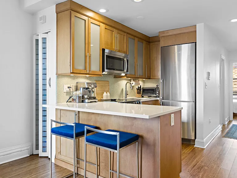 1214 Washington St #8 — Photo 5