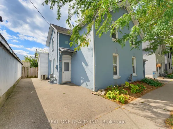 27 Gilkison St, Brantford, ON N3T 1Z7