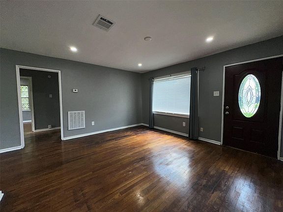 3rd image of 8227 Saint Lo Rd