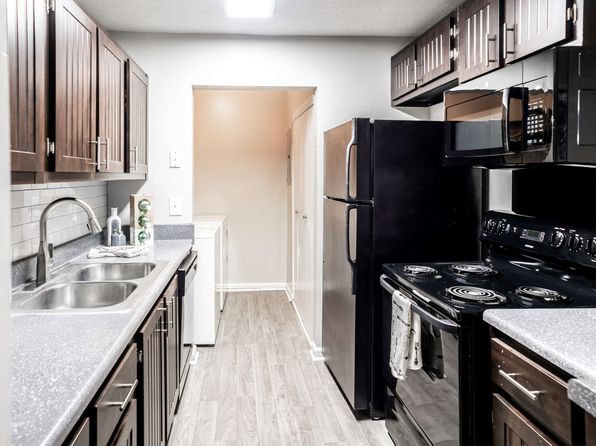 2400 Cobblestone Blvd #3403