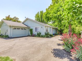 119 N 1st St, Talent, OR 97540