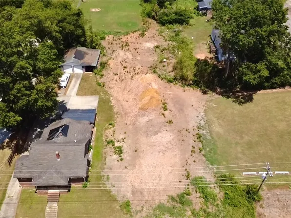 411 E South 2nd St, Seneca, SC 29678