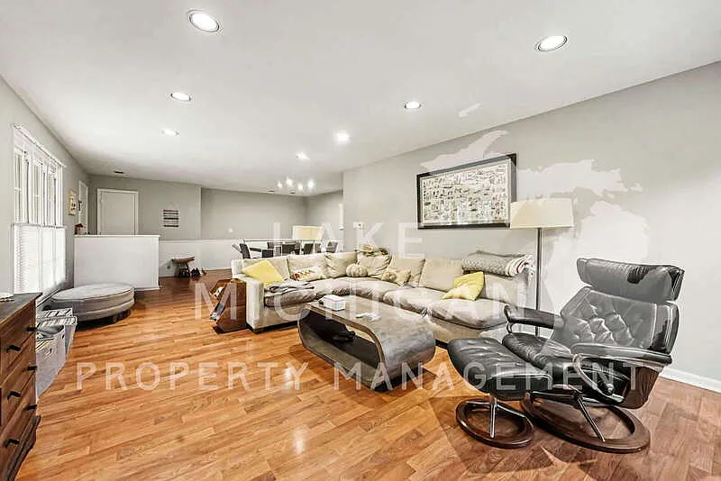 3 bed, 2.0 bath, 1750 sqft, $2,395 — Photo 3
