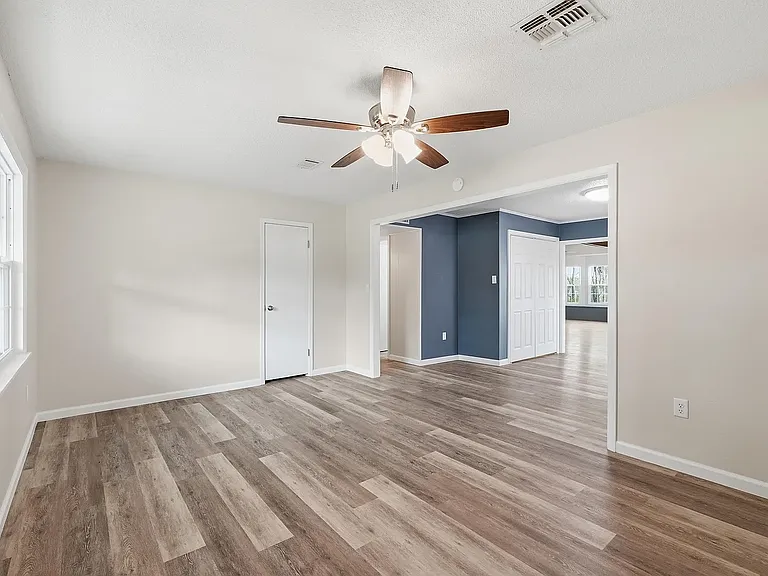 1410 Magee Dr — Photo 7