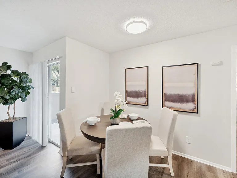Altamonte Apartments — Photo 17
