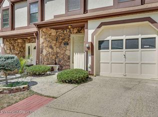 15 Lisa Ct, Matawan, NJ 07747