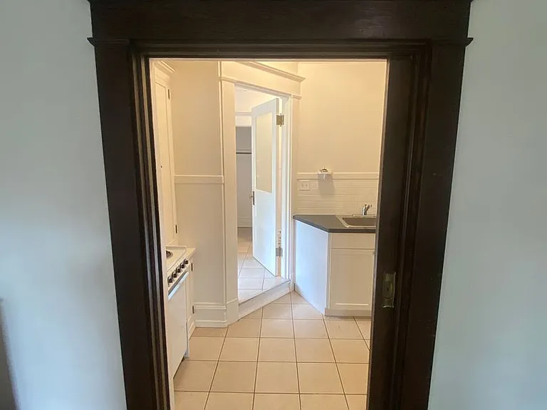 Jefferson Apartments — Photo 16