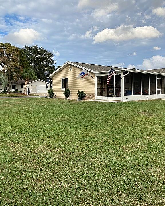 Cntry club home; large lot!