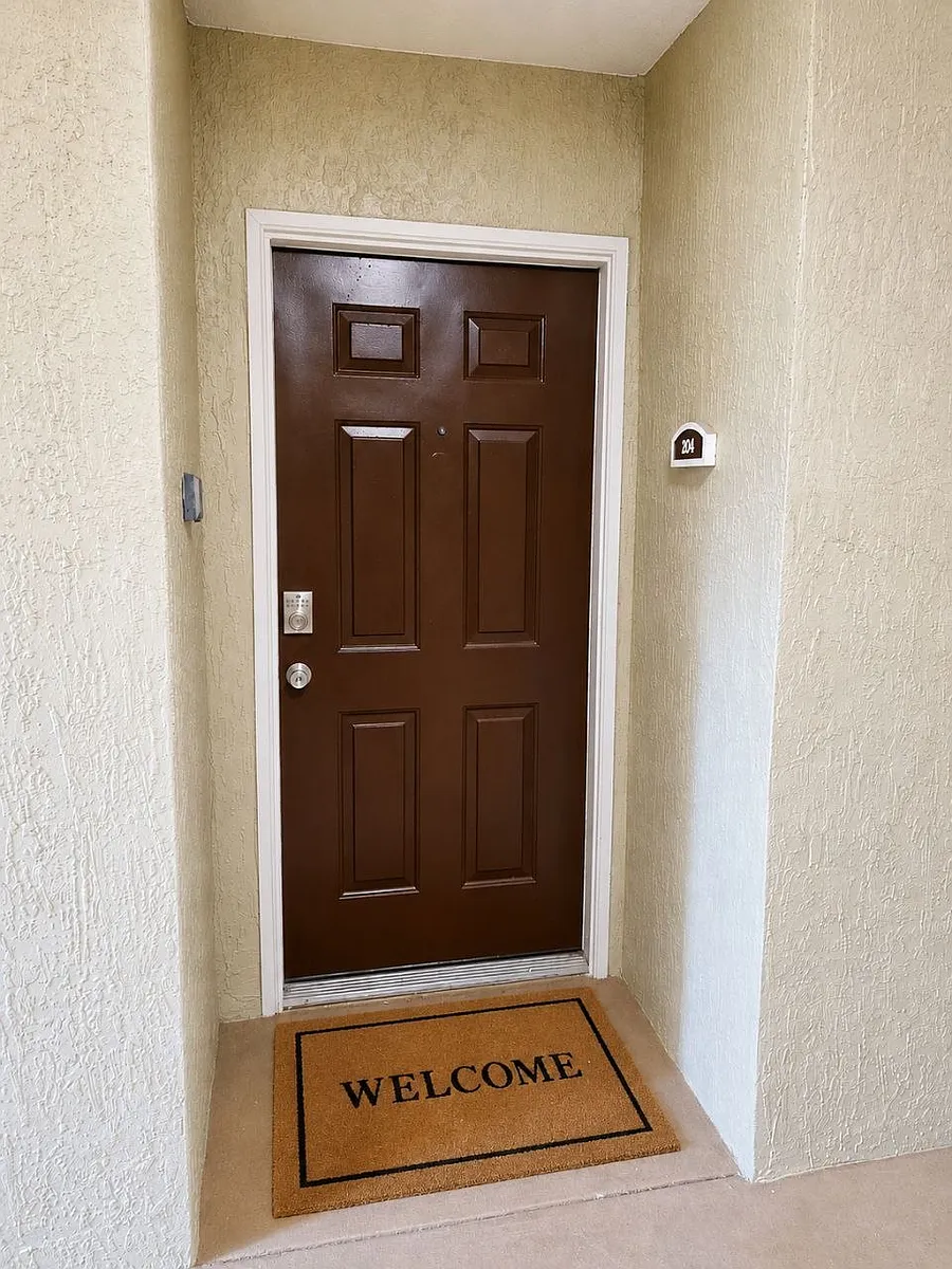 FRONT DOOR - 802 Crest Pines Dr #824
