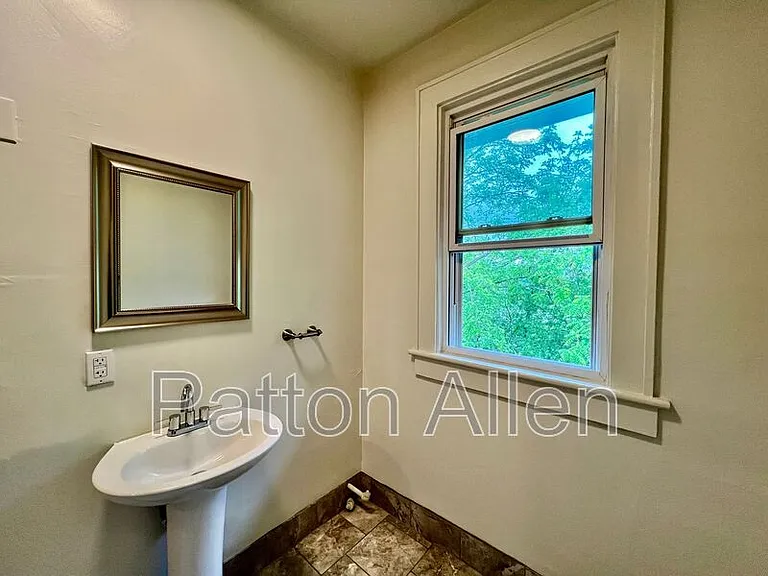 43 Ravenscroft Dr #19 — Photo 10