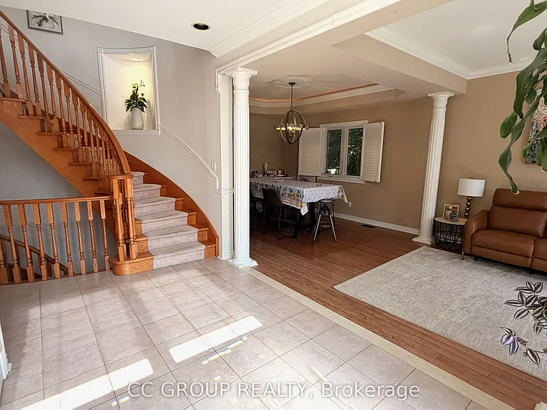 91 Whitburn St — Photo 4