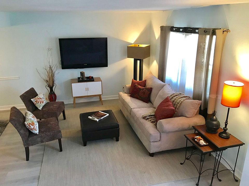 1st image of 859 Cathedral Dr
