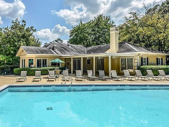 4th image of 1118 Pine Heights Dr NE #1118