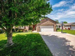 9406 E Carson St, Wichita, KS 67210