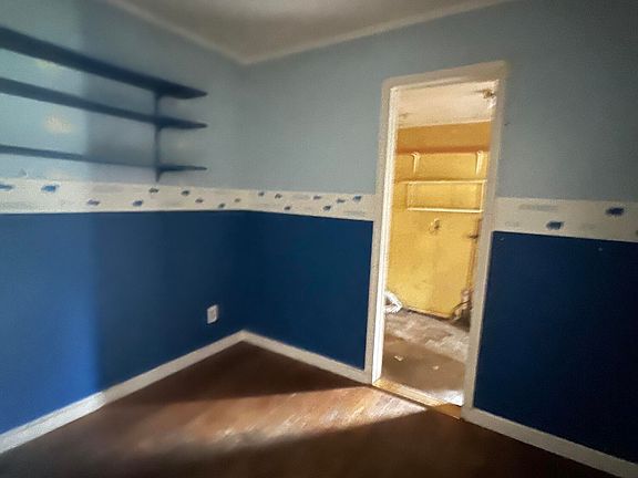 5th image of 904 Royalette Avenue