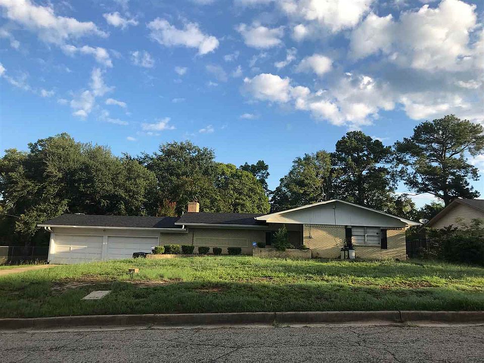 1st image of 823 Noel Dr