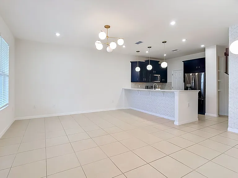 2437 Varenna Loop — Photo 8