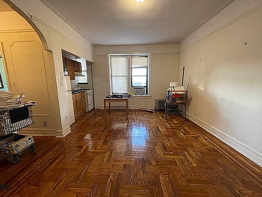 4th image of 45-35 44th St APT 6K