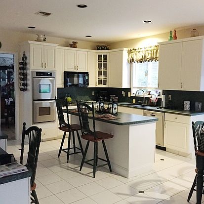 4th image of 35 Carriage Way