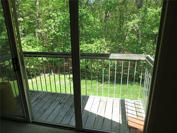 5th image of 378 McDowell Dr #378