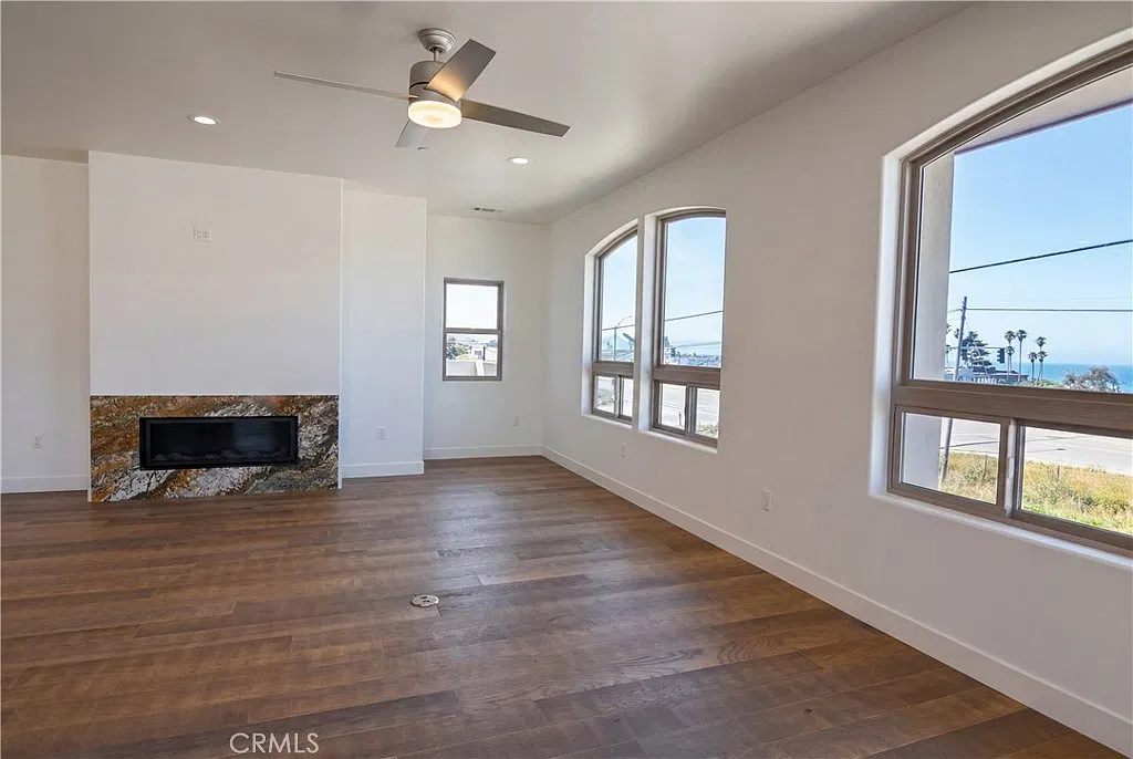4 bed, 3.5 bath, 2795 sqft, $8,000 — Photo 4
