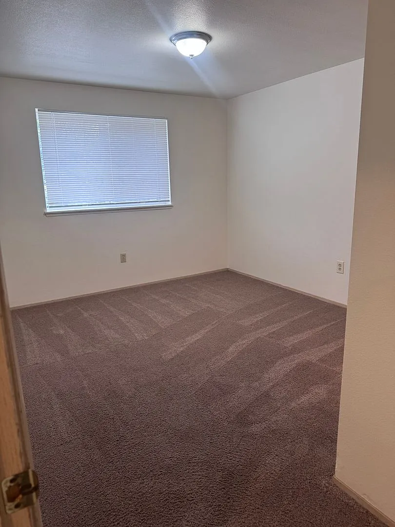 Willow Glen Apartments — Photo 4