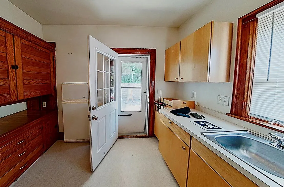 4 bed, 1476 sqft, $2,784 — Photo 4