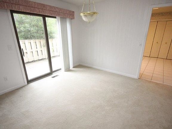 4th image of 7938 Harrisburg Ln