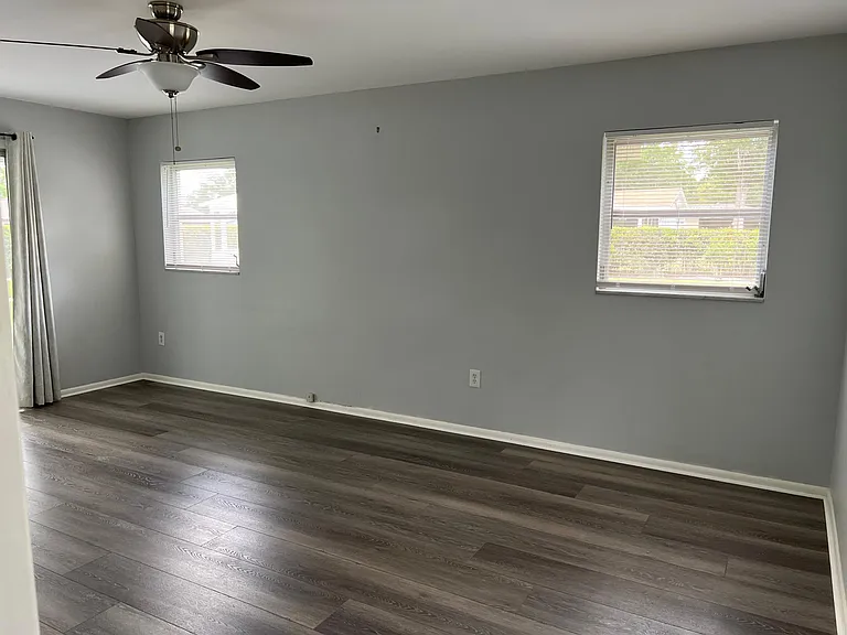 615 W Pipkin Rd — Photo 12