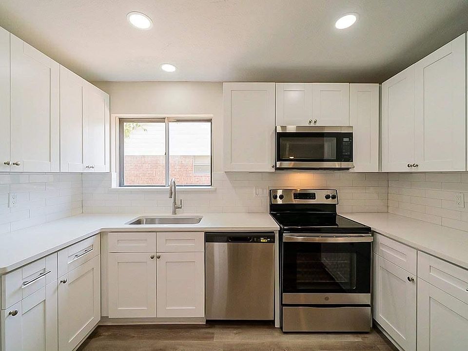 1st image of 7201 N Palm Ct