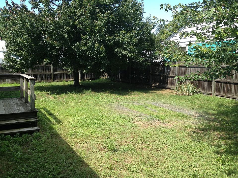 2nd image of 62 Burke St