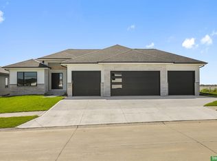 5508 N 212th St, Elkhorn, NE 68022