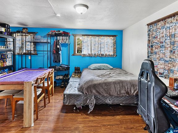 5th image of 317 SE Swan Ave