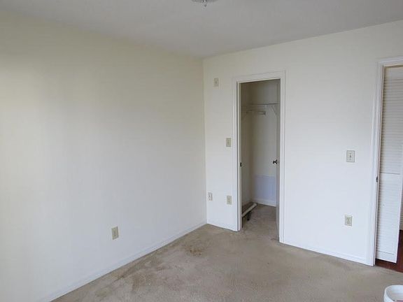 2nd image of 130 Beach Park Ln