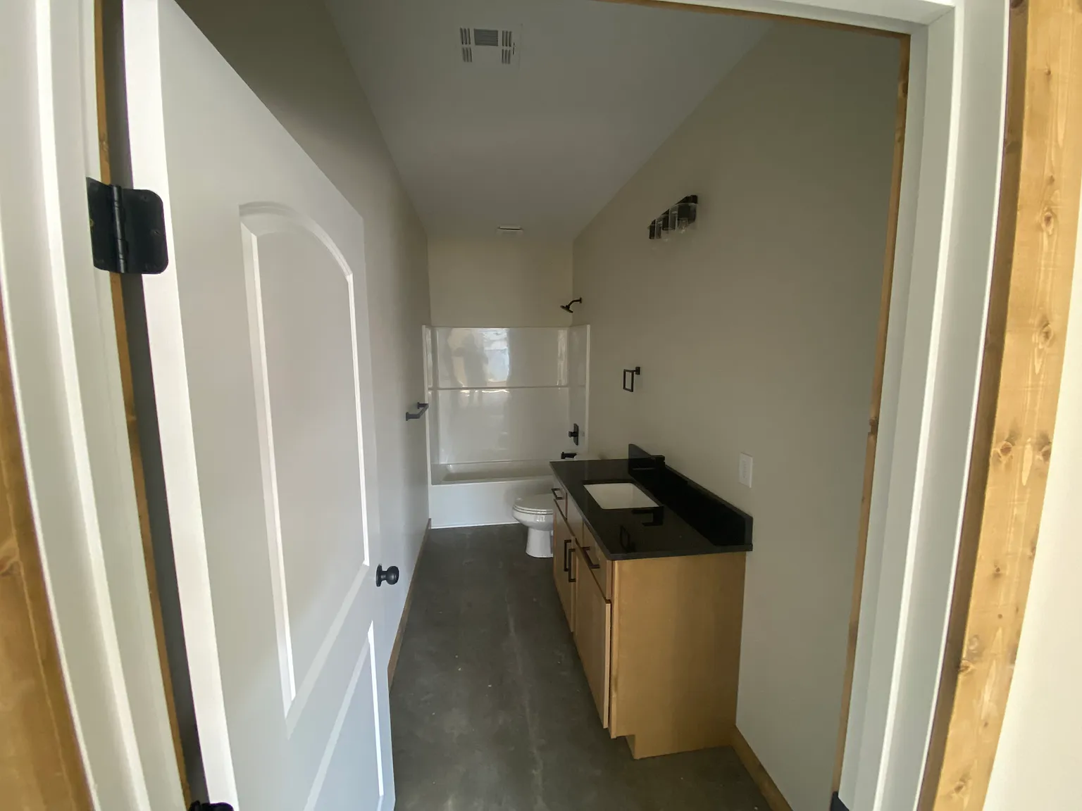 3 bed, 1600 sqft, $1,250 — Photo 2