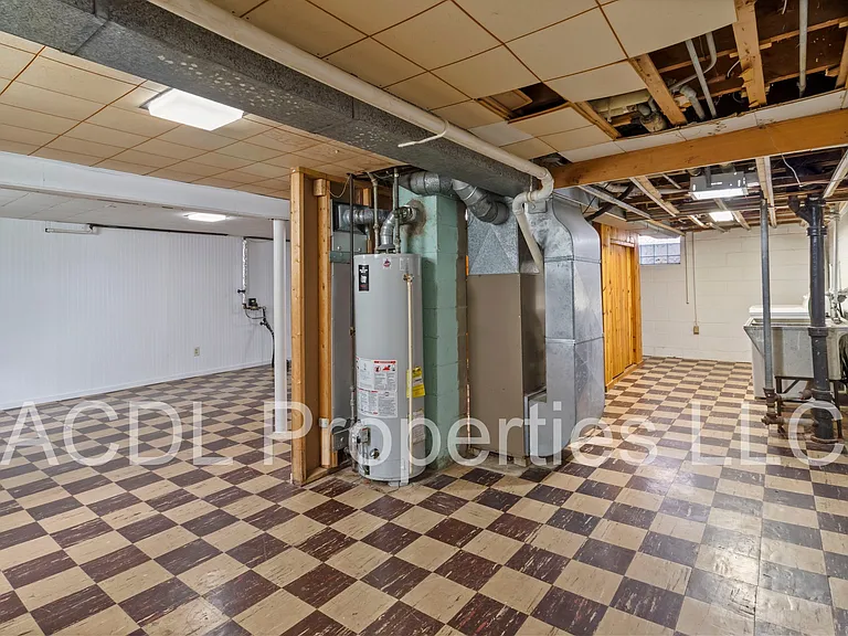 8215 W Burleigh St — Photo 19