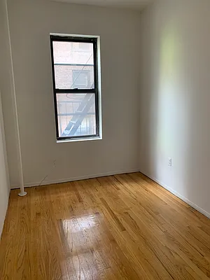 Rented by Dynamik Realty | media 9