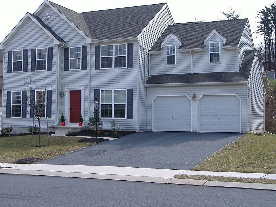 Lovely home in quiet neighborhood