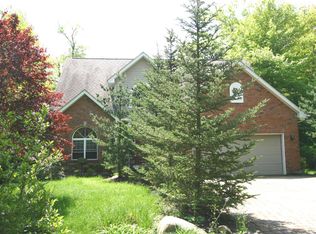4119 Hickory Rd, Tobyhanna, PA 18466