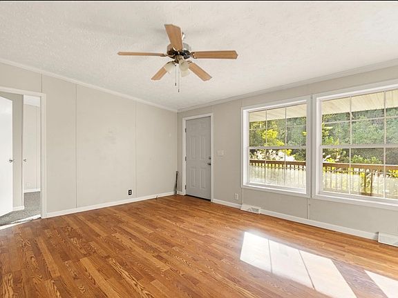 4th image of 580 Hooterville Rd