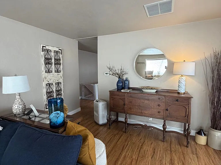 922 S 10th St — Photo 12