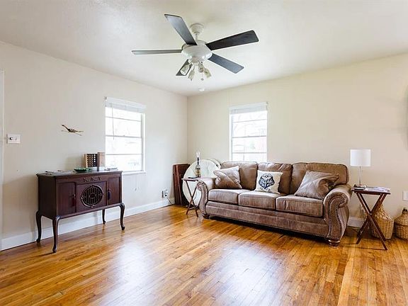 3rd image of 6211 Chesterfield Ave #A