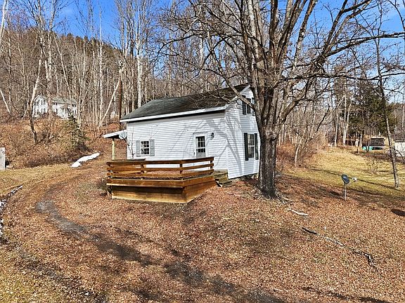 3rd image of 144 Fassett Rd