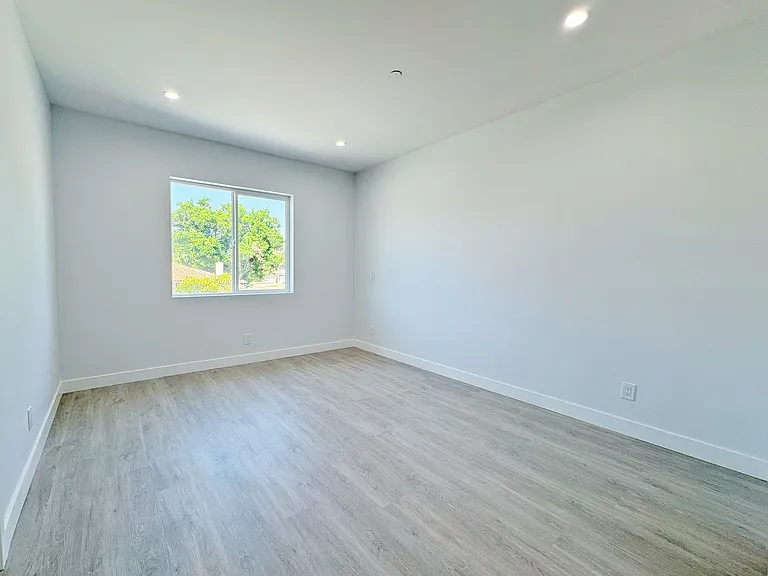 2504 Dunswell Ave — Photo 7
