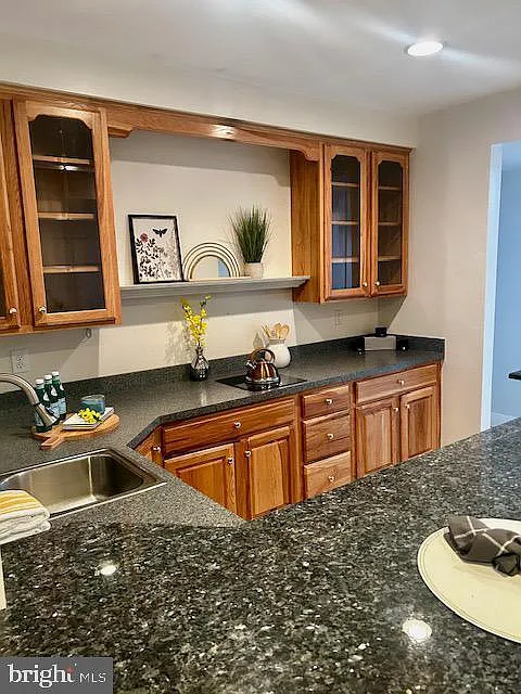 1 bed, 3960 sqft, $1,975 — Photo 3