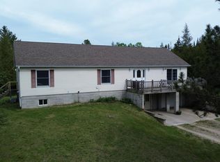 1110 N Townline Rd, Gulliver, MI 49840