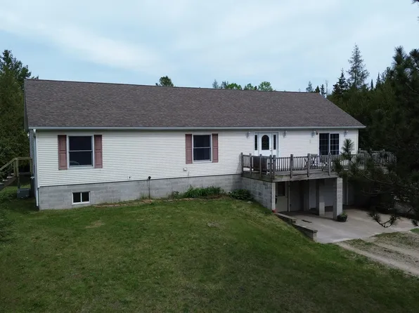 1110 N Townline Rd, Gulliver, MI 49840